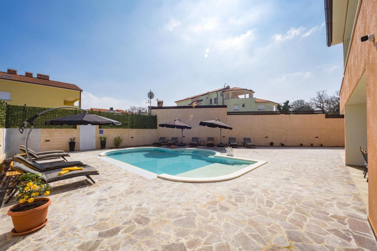 Villa Nur Pula Exterior foto